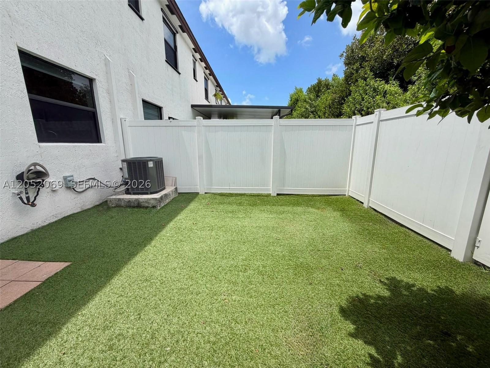 AQUABELLA NORTH REPLAT - Residential Lease