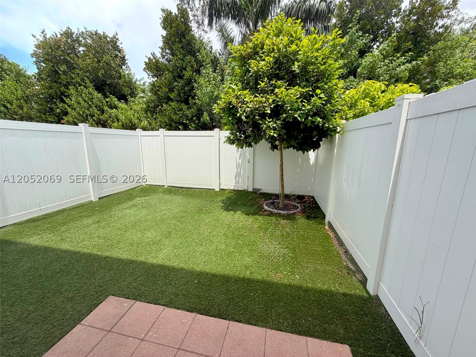 AQUABELLA NORTH REPLAT - Residential Lease