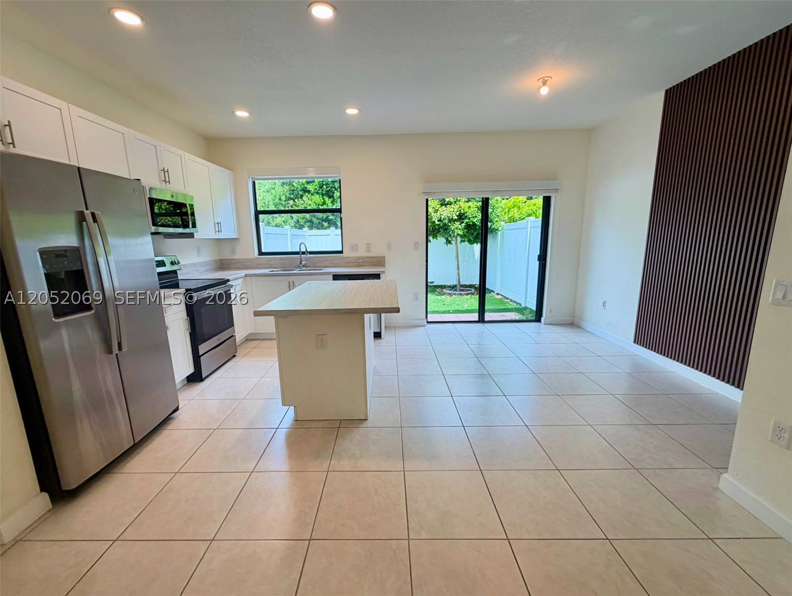 AQUABELLA NORTH REPLAT - Residential Lease