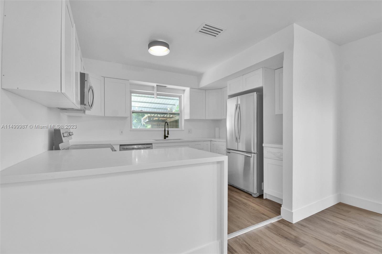 HOLLYWOOD PARK - Residential