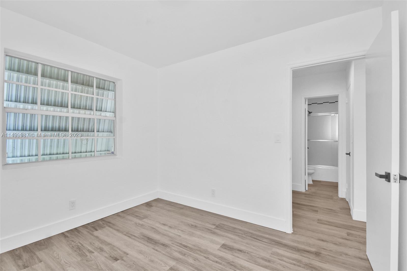 HOLLYWOOD PARK - Residential