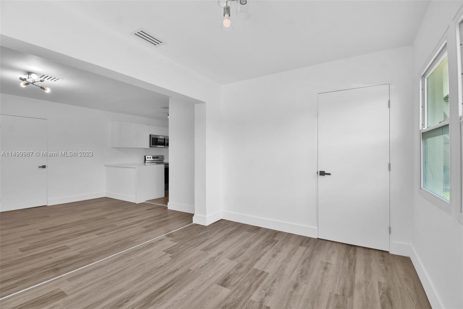 HOLLYWOOD PARK - Residential