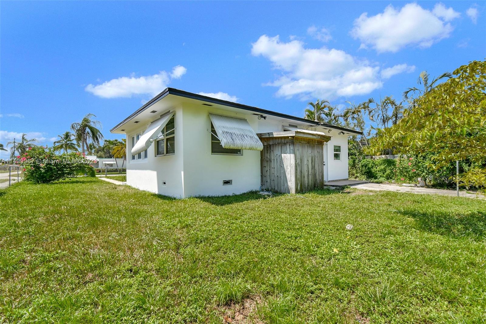 HOLLYWOOD PARK - Residential