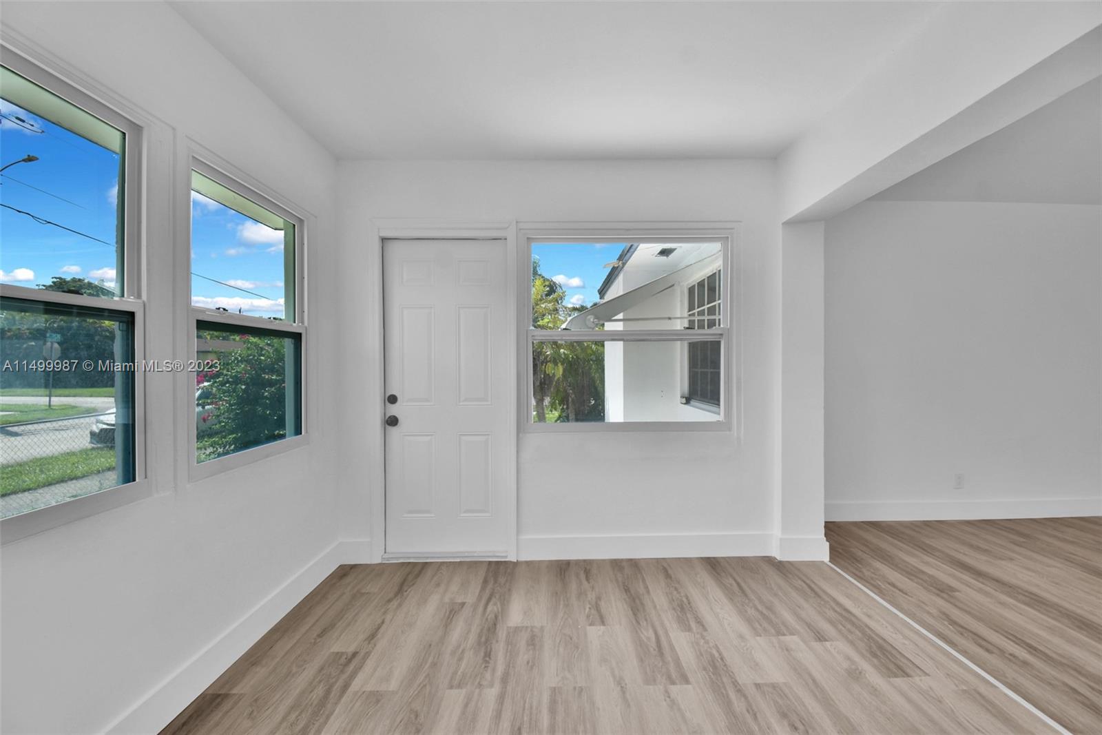 HOLLYWOOD PARK - Residential