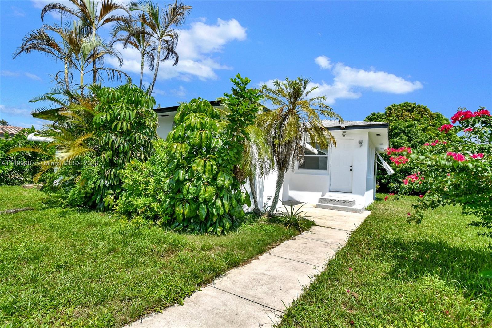 HOLLYWOOD PARK - Residential
