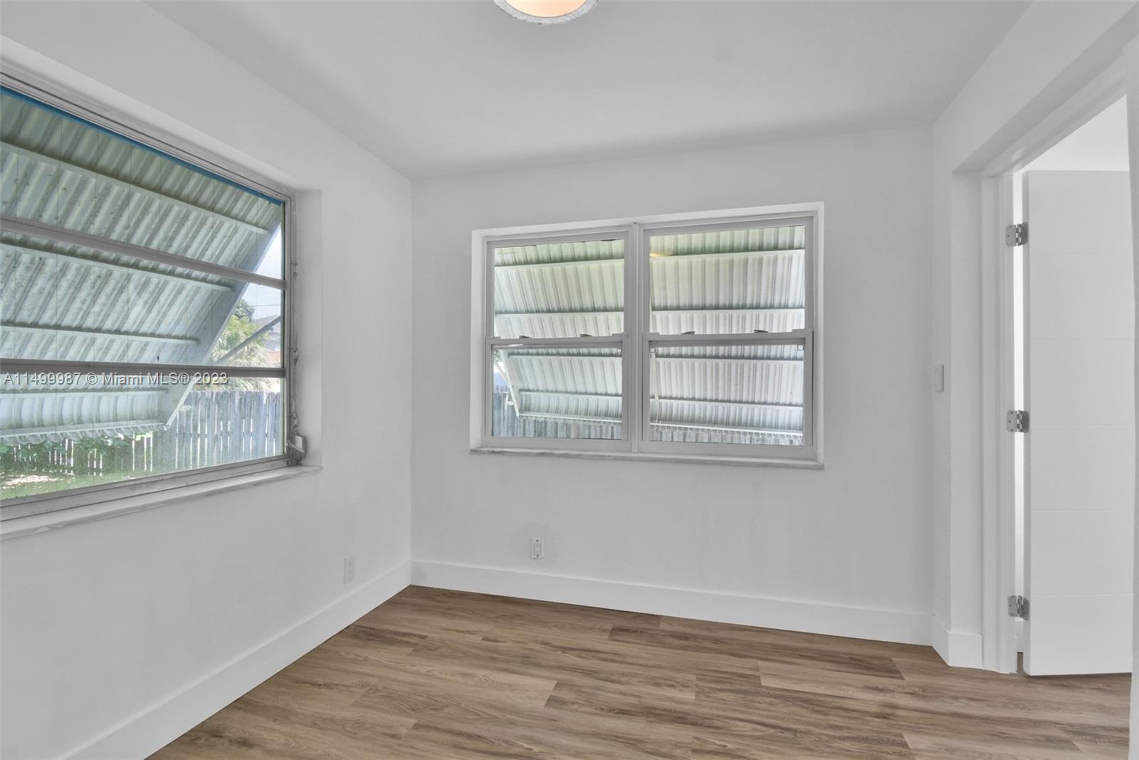 HOLLYWOOD PARK - Residential