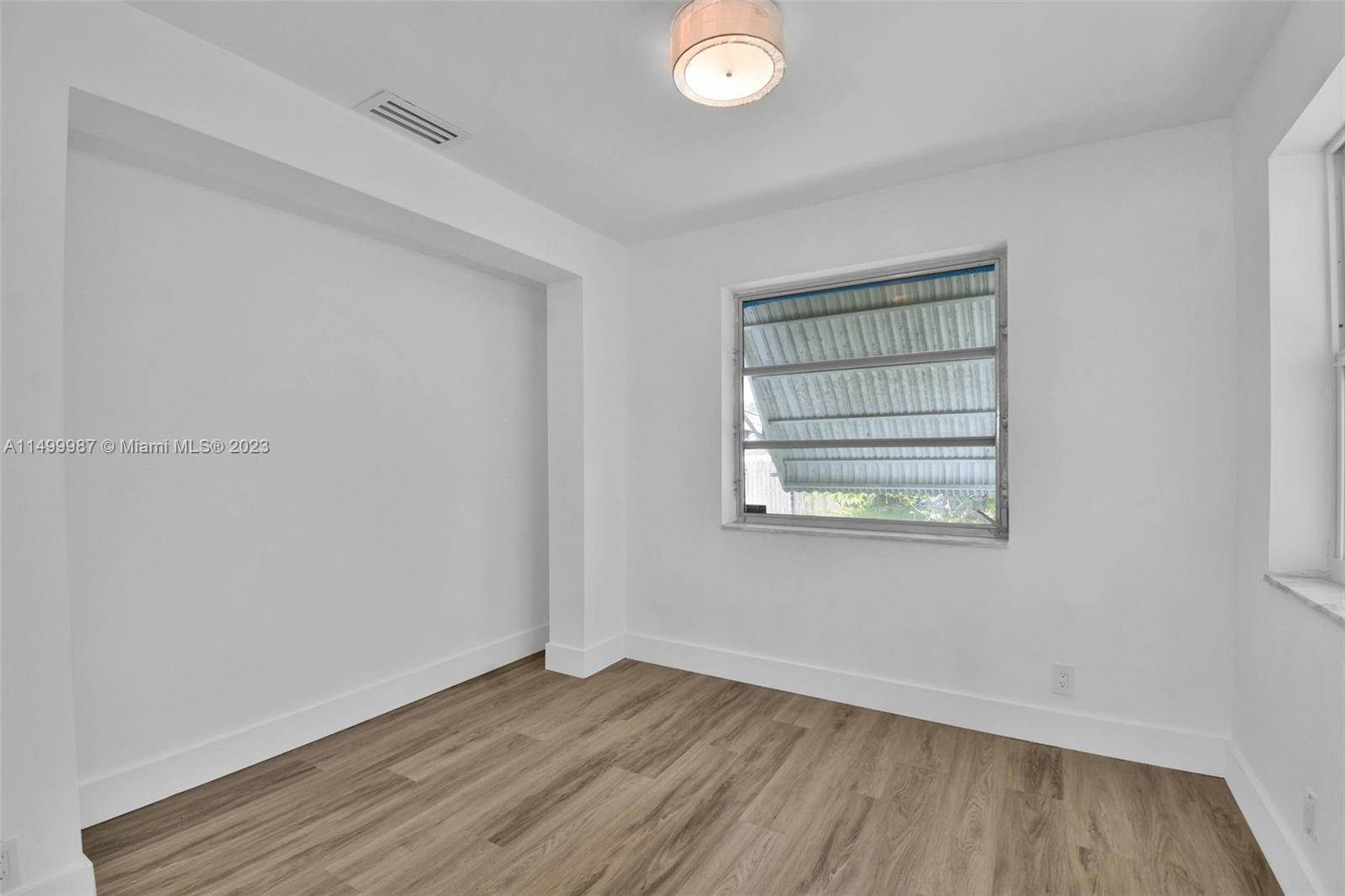 HOLLYWOOD PARK - Residential