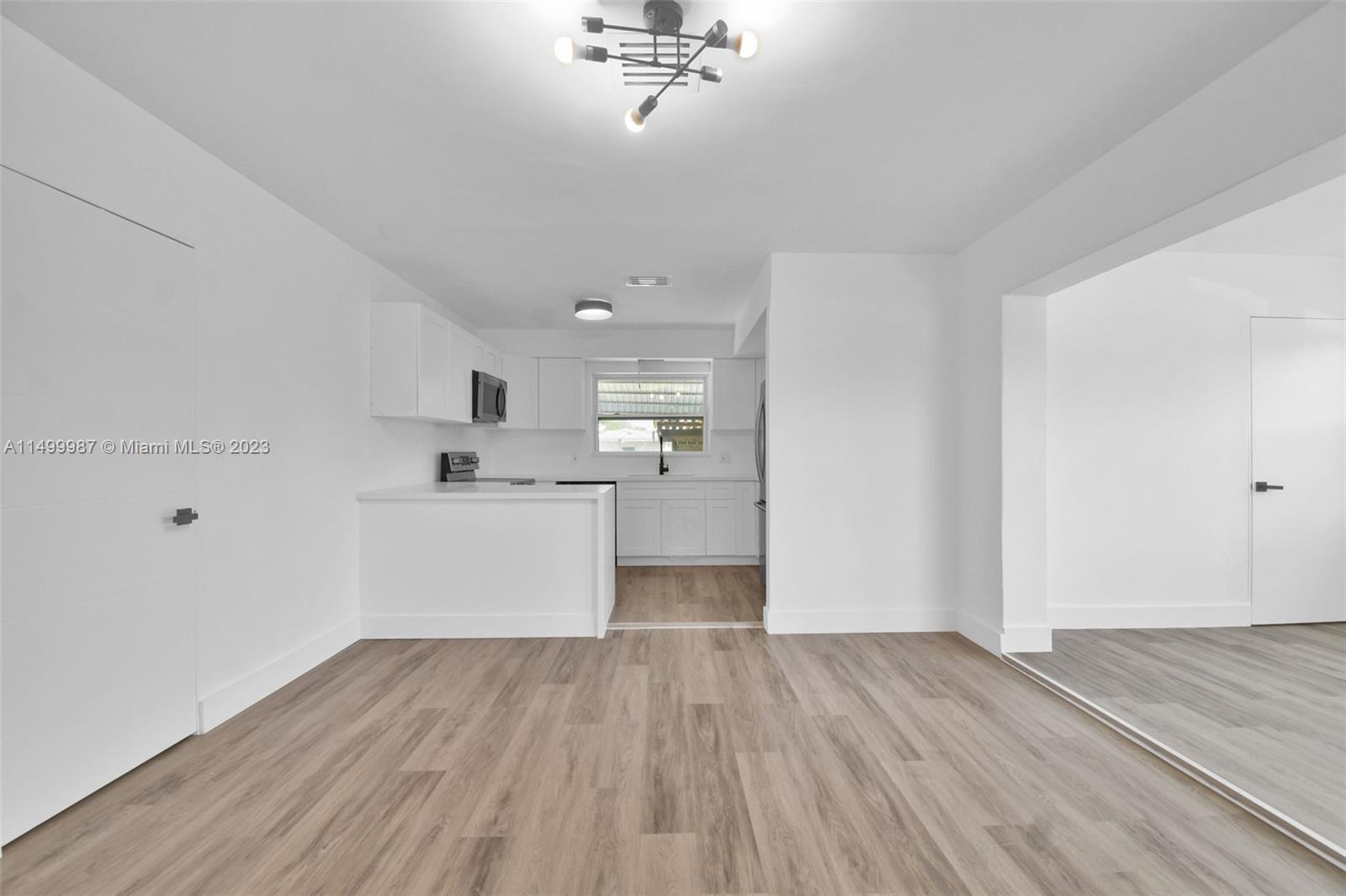 HOLLYWOOD PARK - Residential