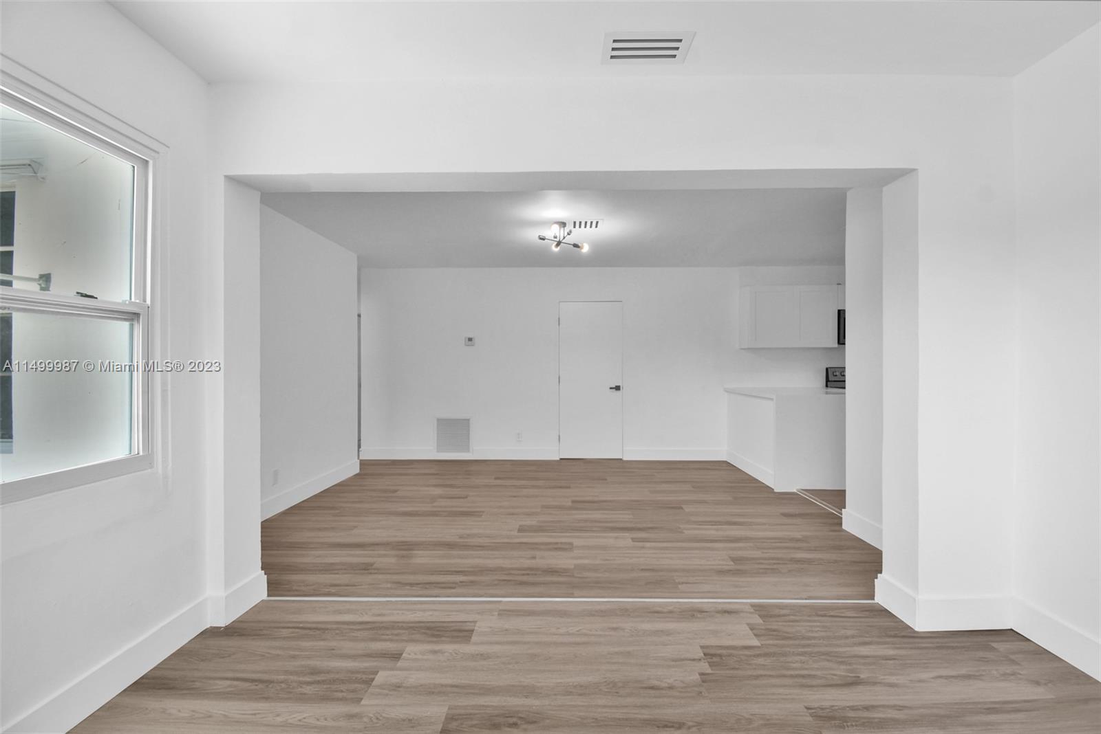HOLLYWOOD PARK - Residential