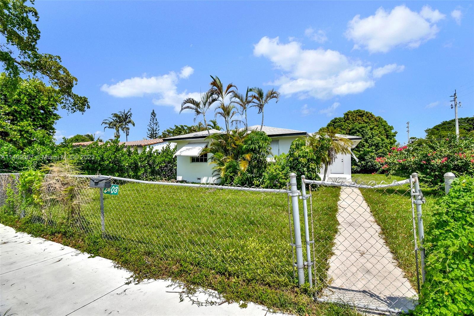 HOLLYWOOD PARK - Residential