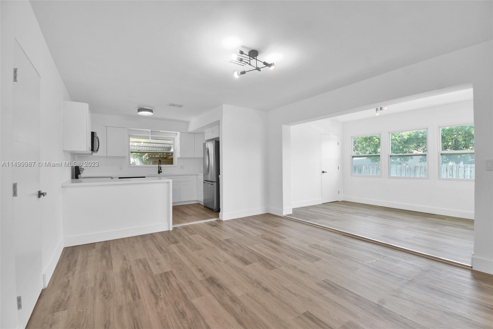 HOLLYWOOD PARK - Residential