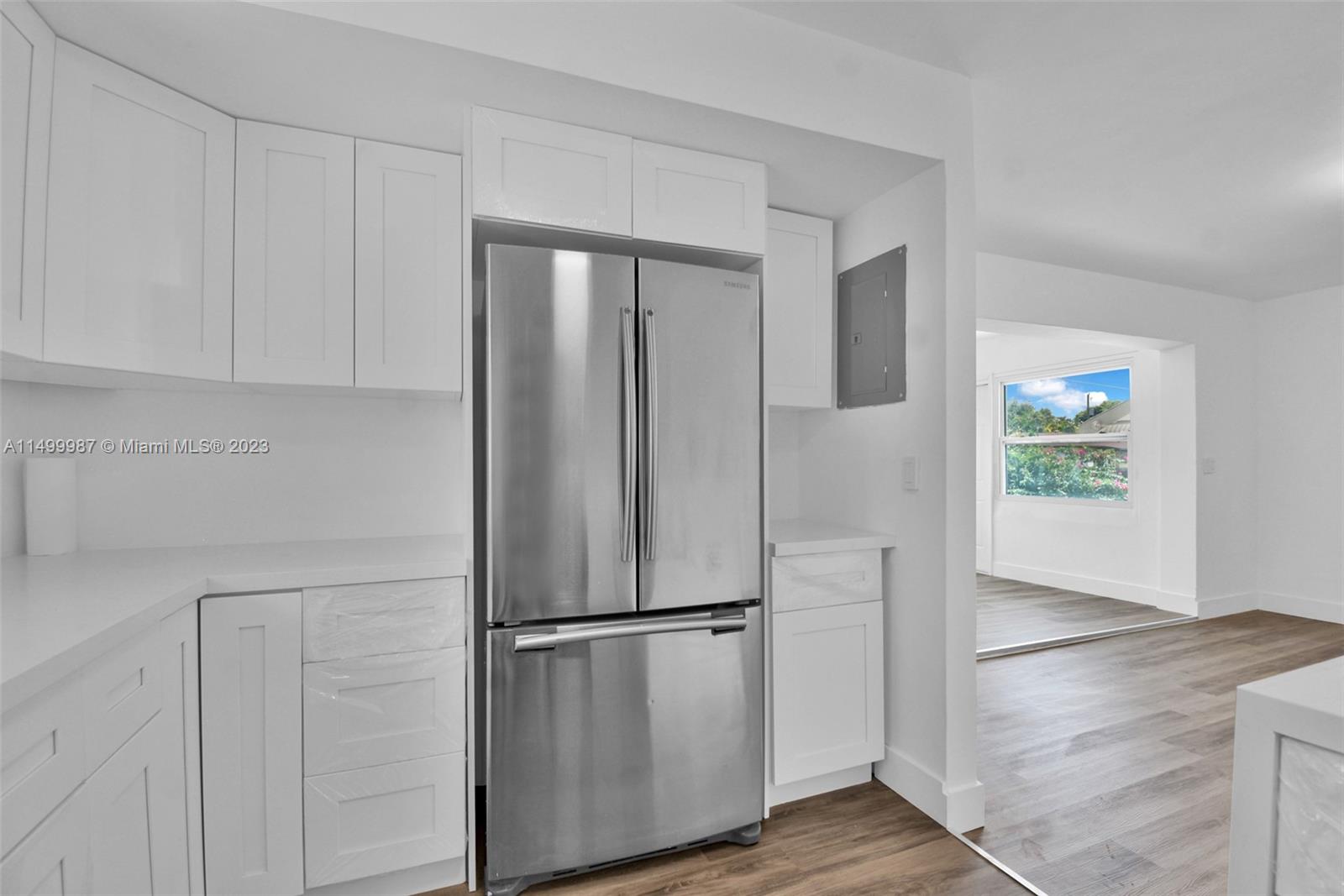 HOLLYWOOD PARK - Residential
