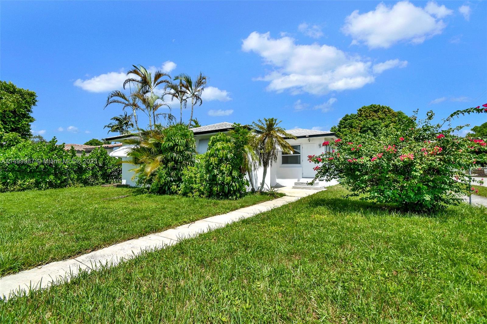 HOLLYWOOD PARK - Residential