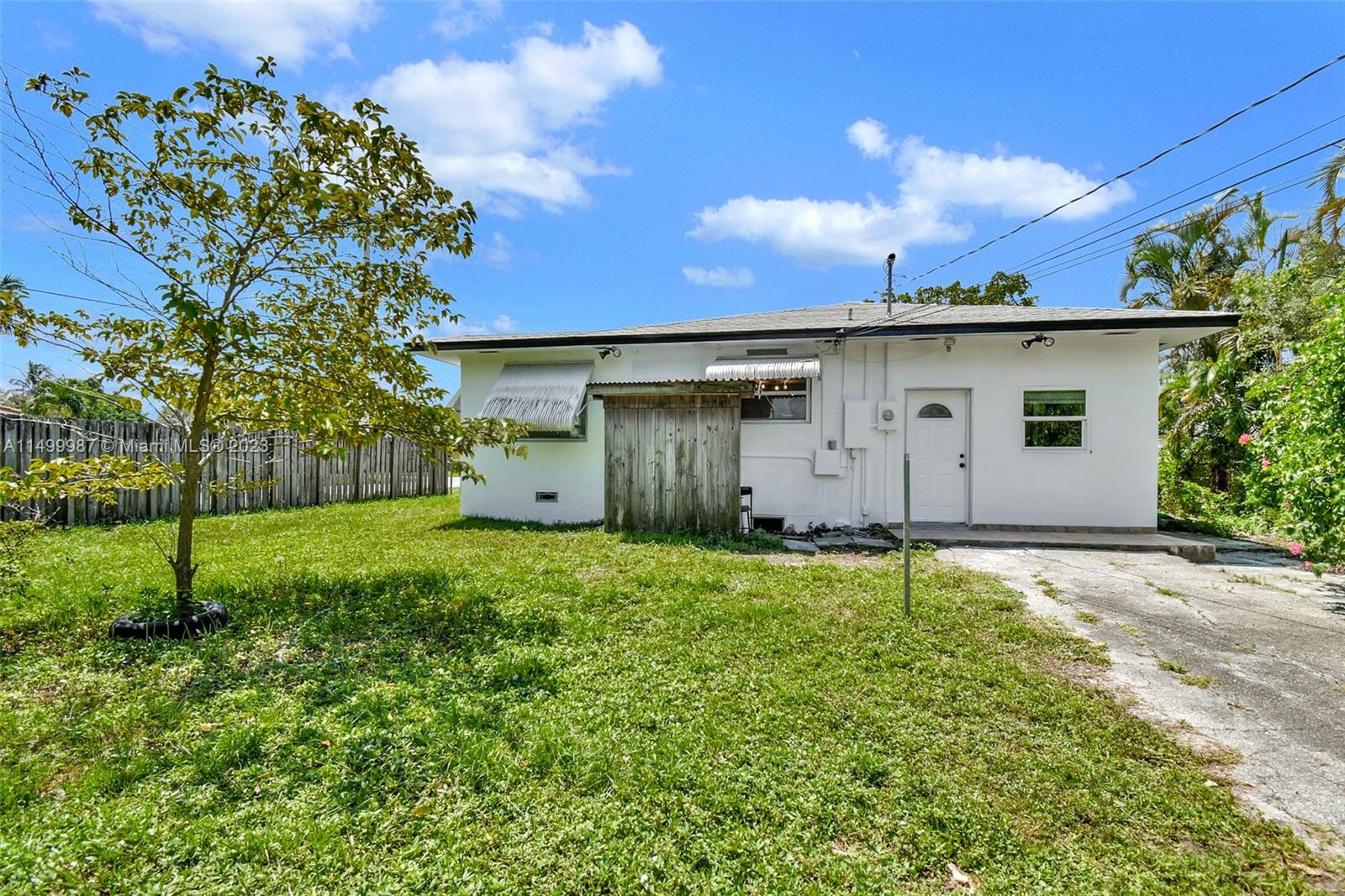 HOLLYWOOD PARK - Residential