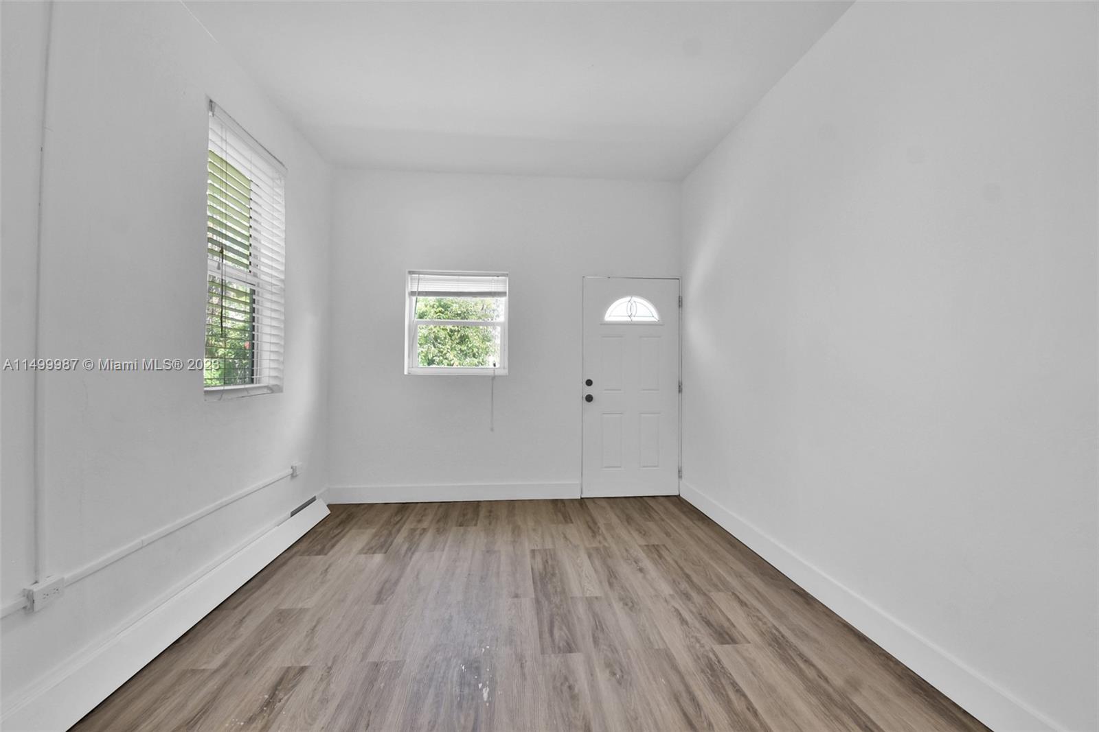 HOLLYWOOD PARK - Residential