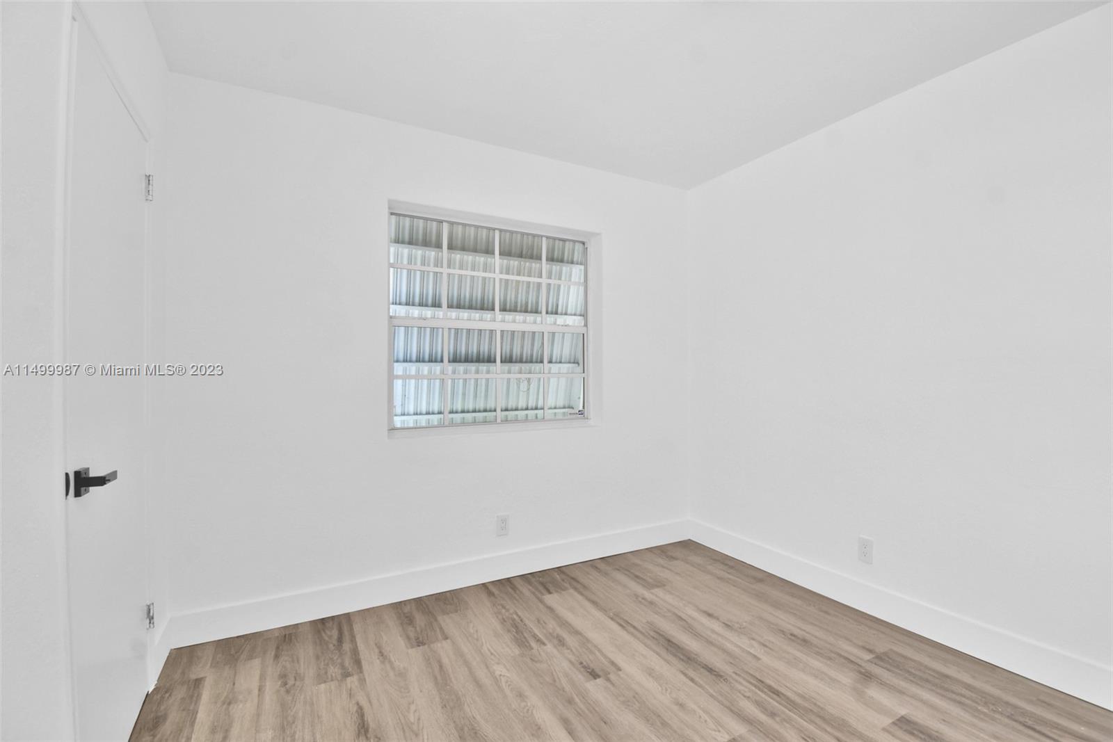 HOLLYWOOD PARK - Residential