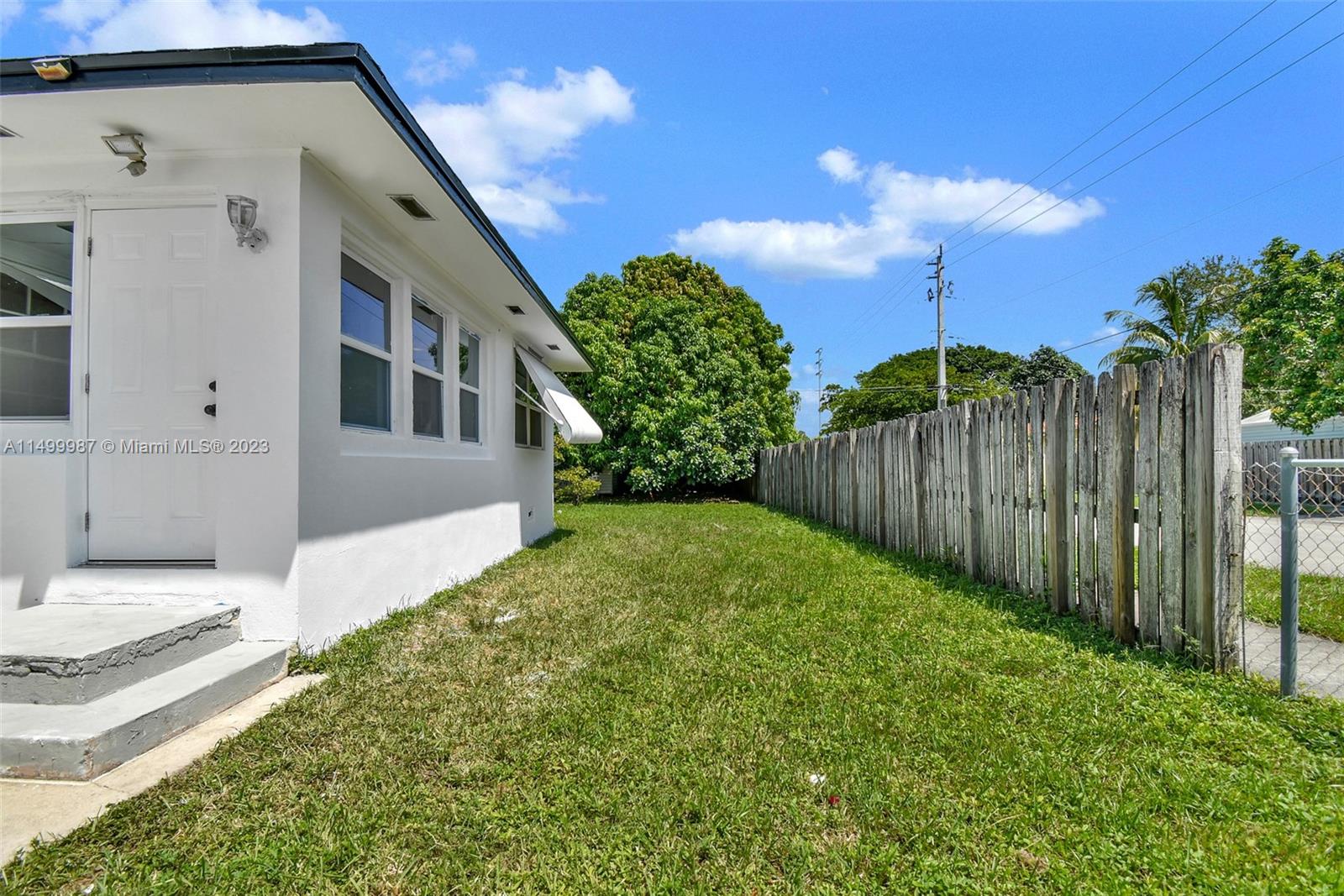 HOLLYWOOD PARK - Residential