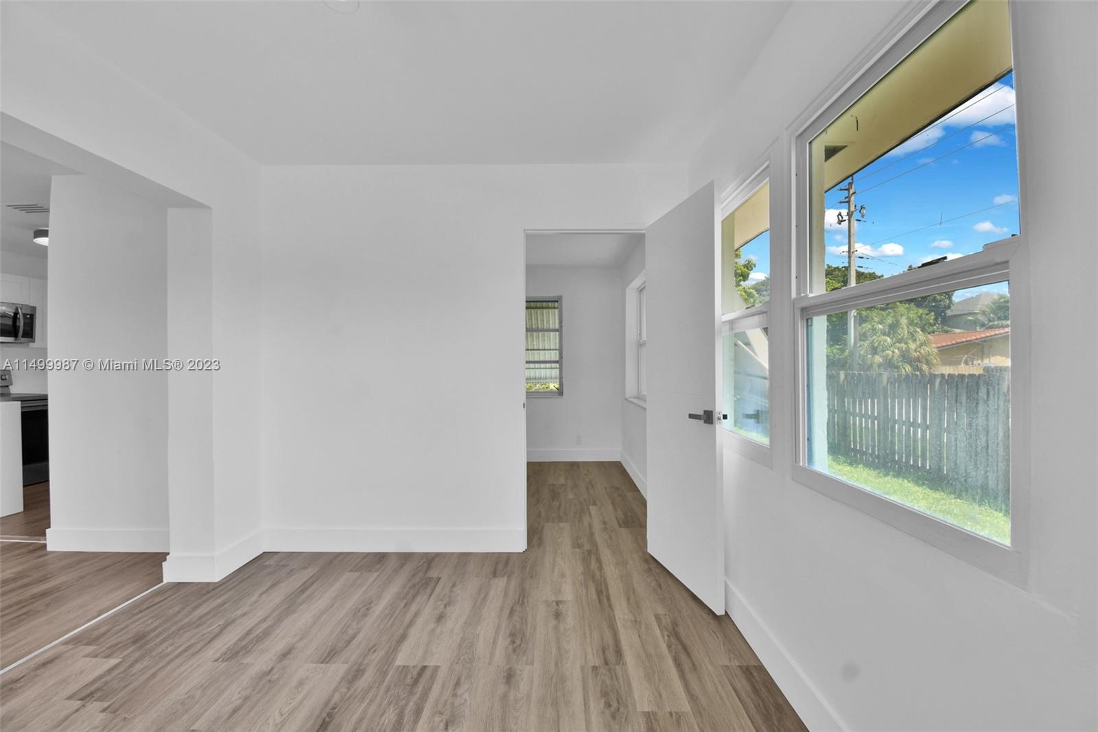 HOLLYWOOD PARK - Residential