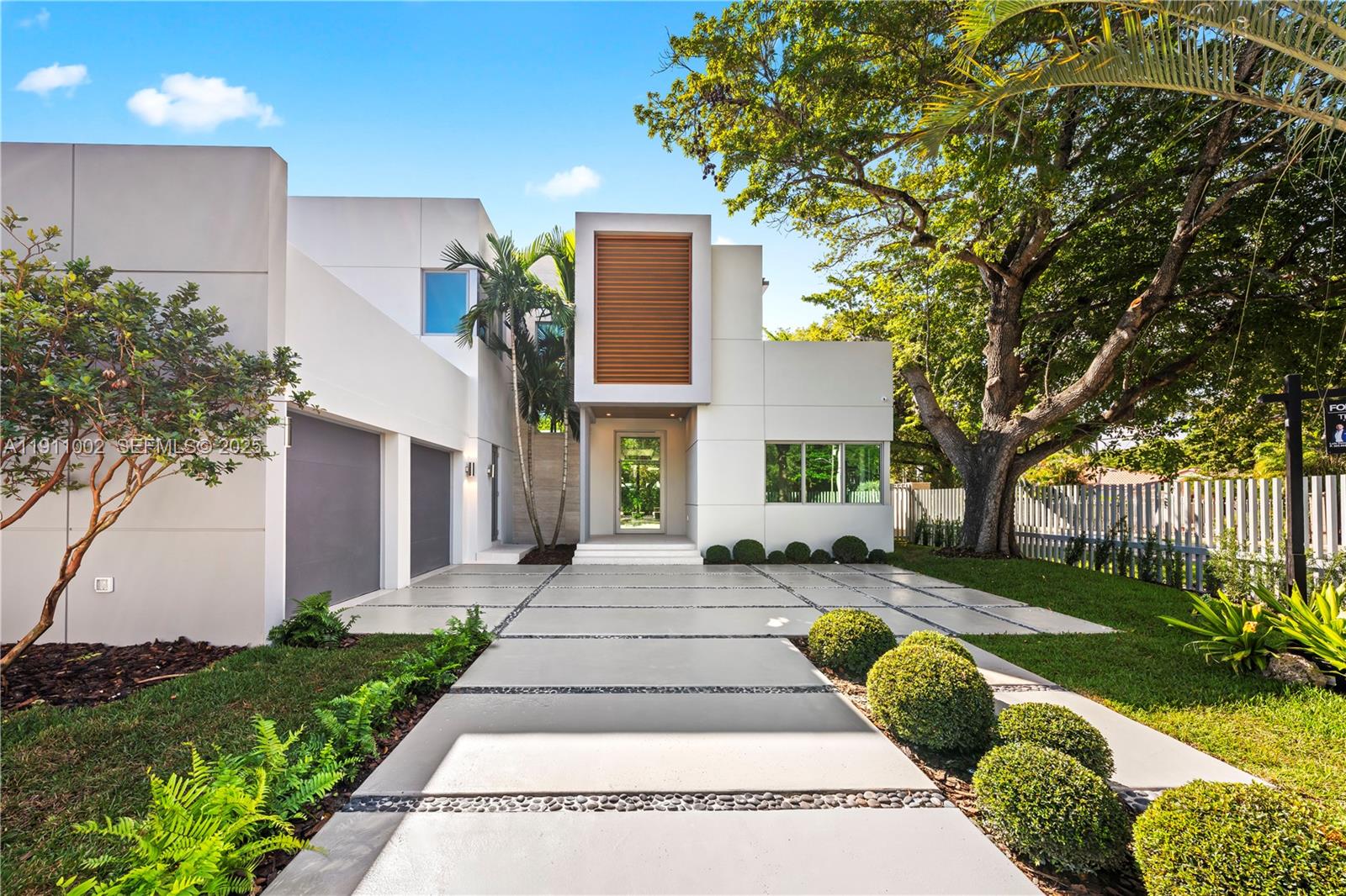 ROCK REEF - Residential
