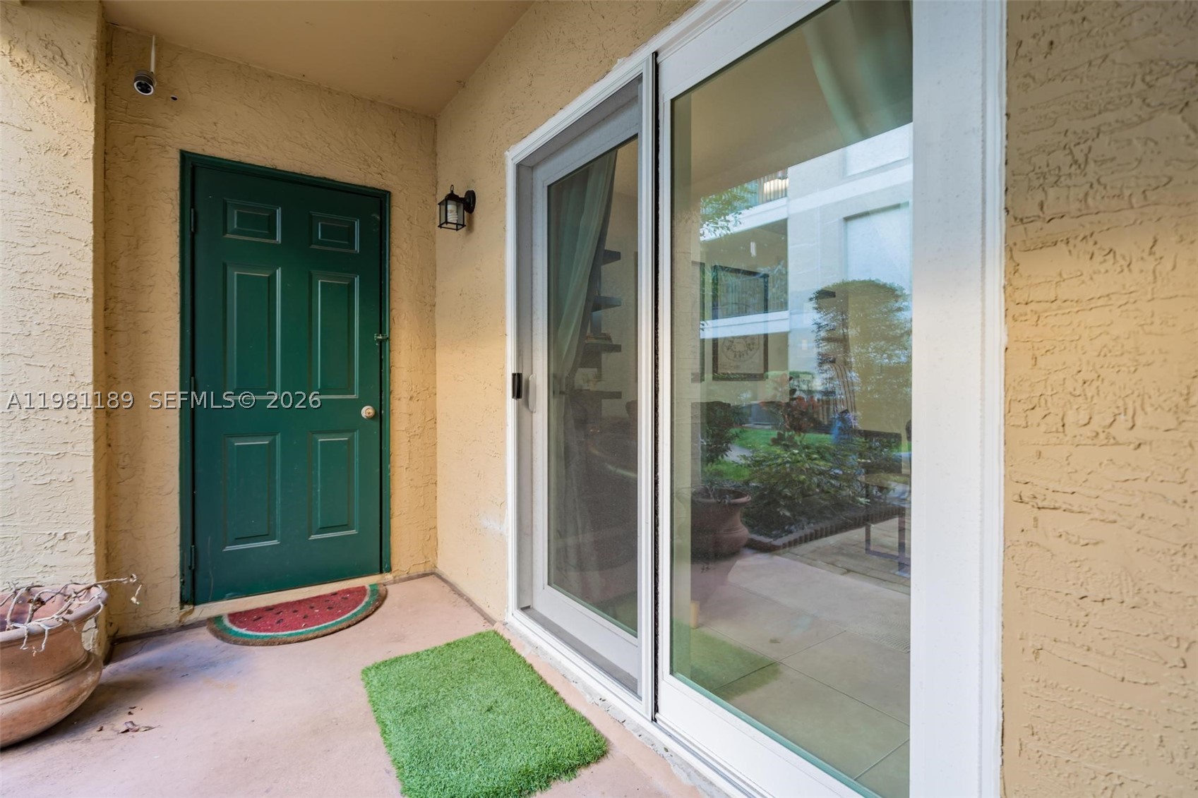 SAVANNAH AT RIVERSIDE CON - Residential