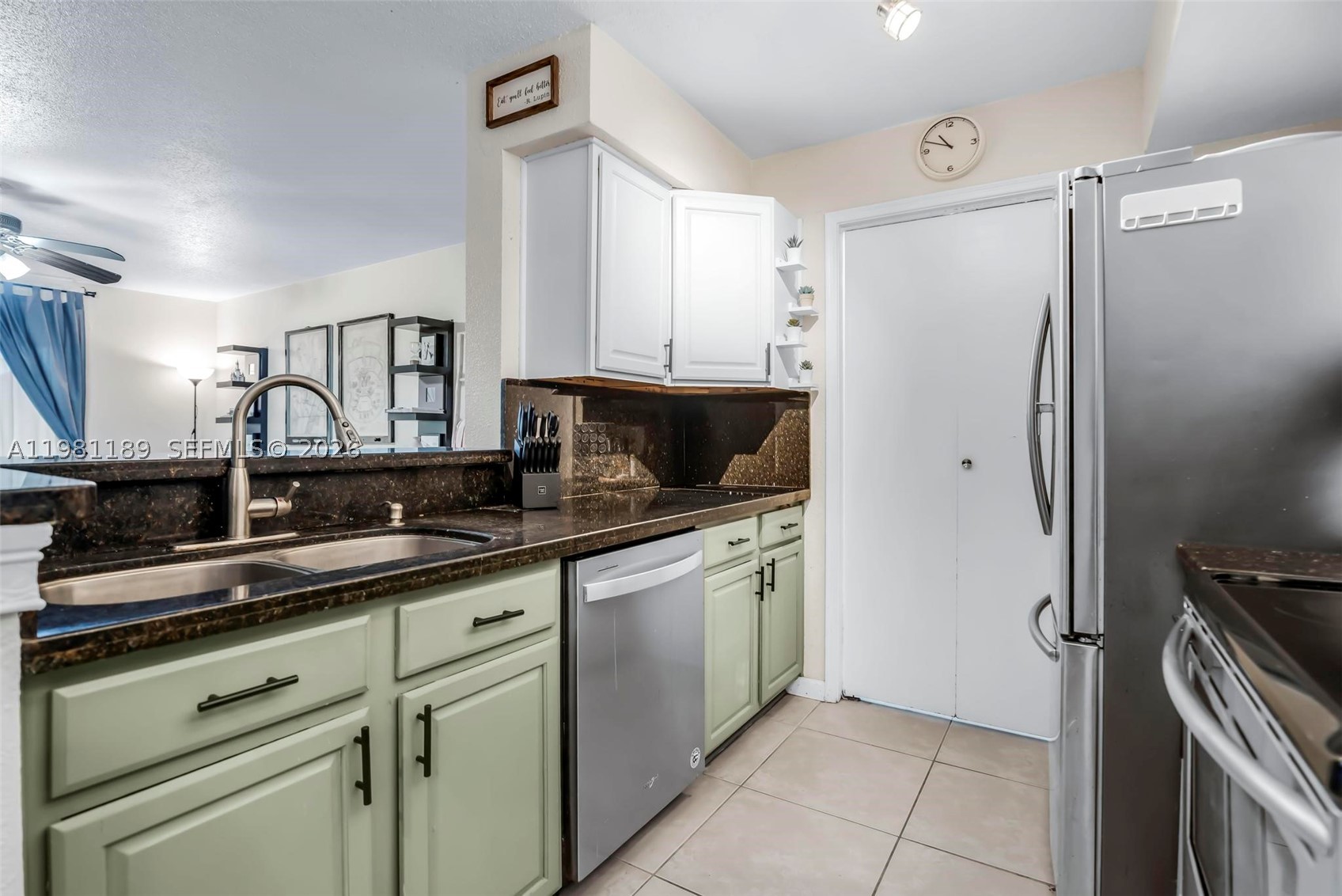 SAVANNAH AT RIVERSIDE CON - Residential