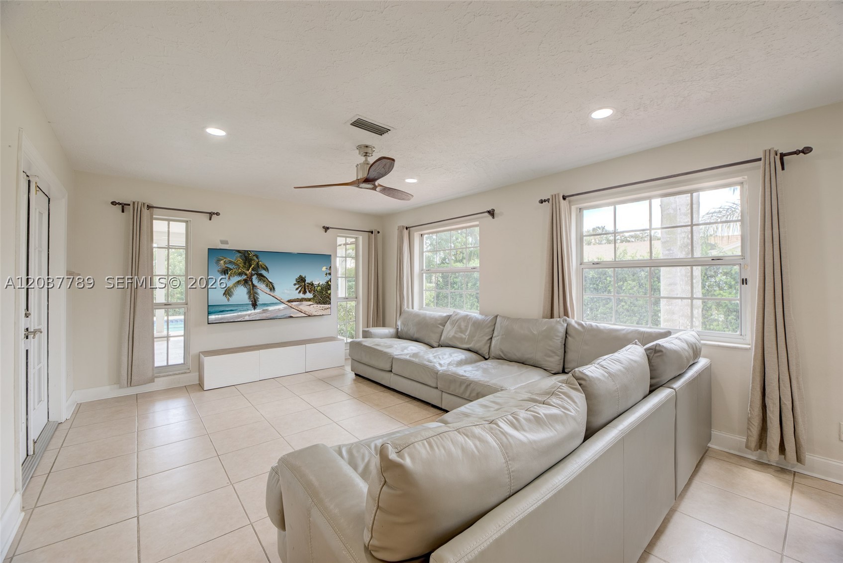 PLANTATION ACRES - Residential Lease