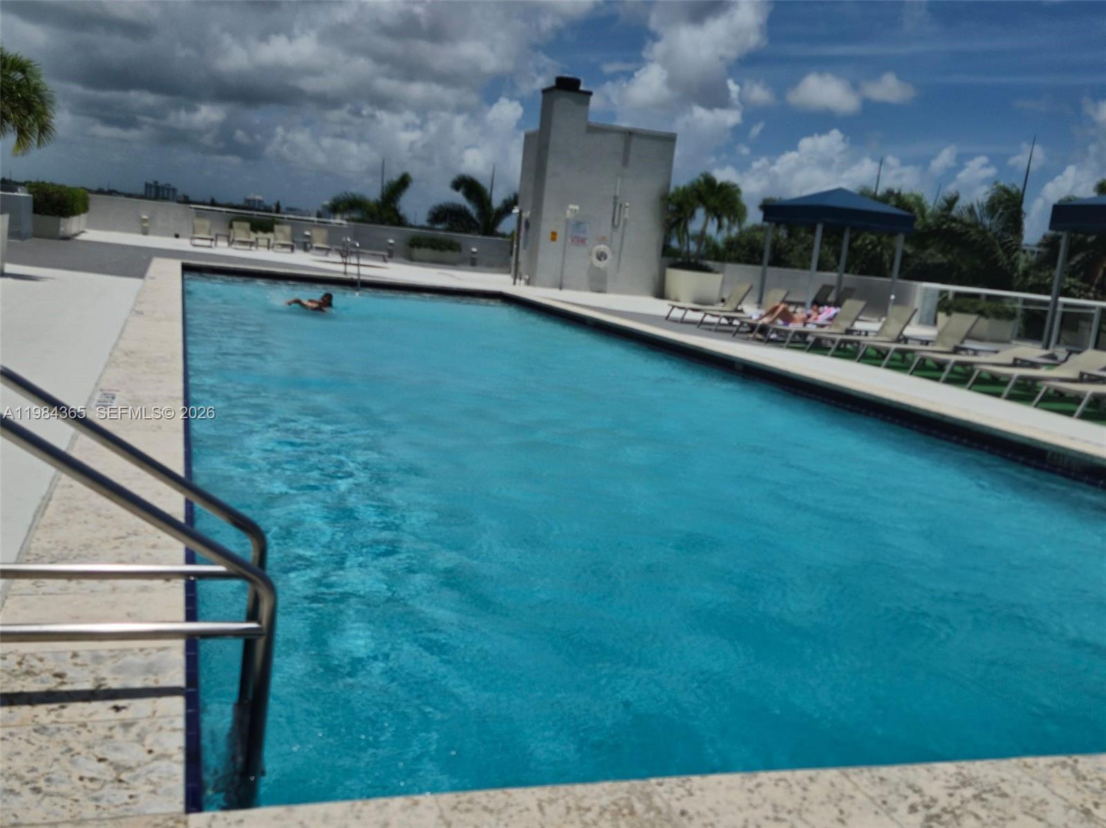 TERRAZAS RIVERPARK VILLAG - Residential