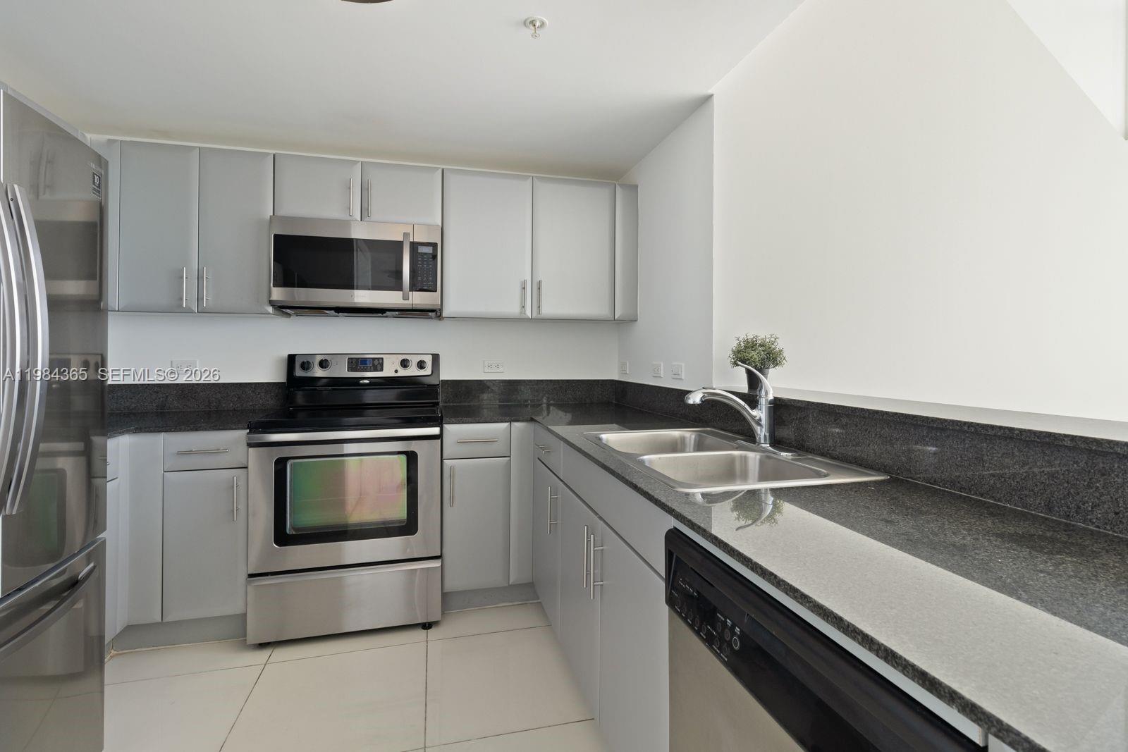 TERRAZAS RIVERPARK VILLAG - Residential