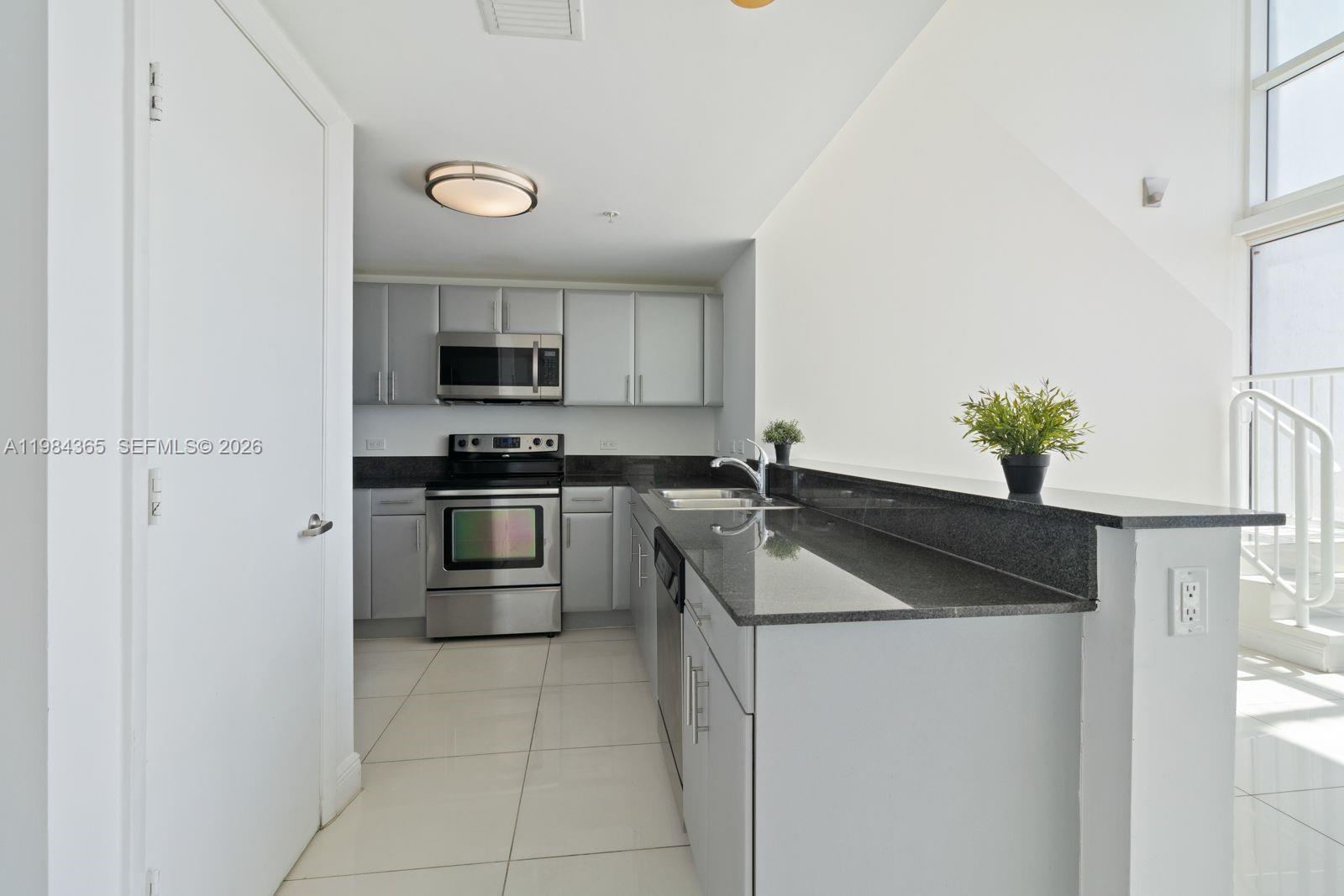TERRAZAS RIVERPARK VILLAG - Residential