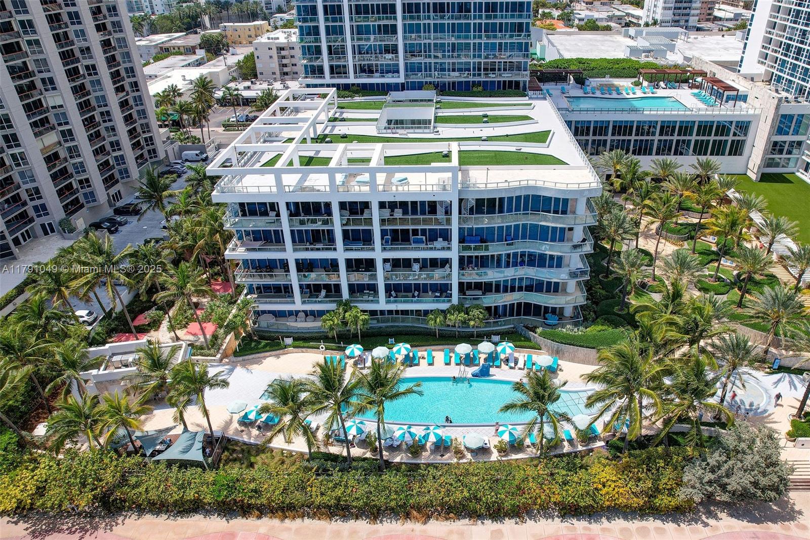 NORTH CARILLON BEACH COND - Residential
