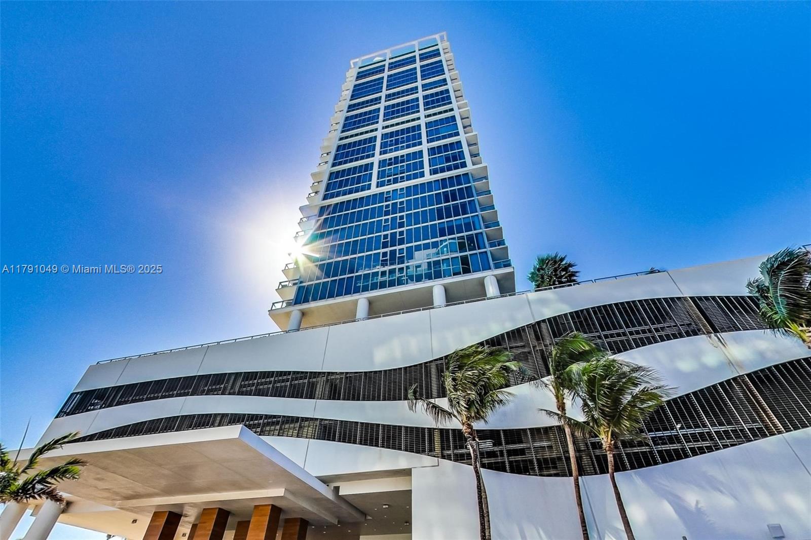 NORTH CARILLON BEACH COND - Residential
