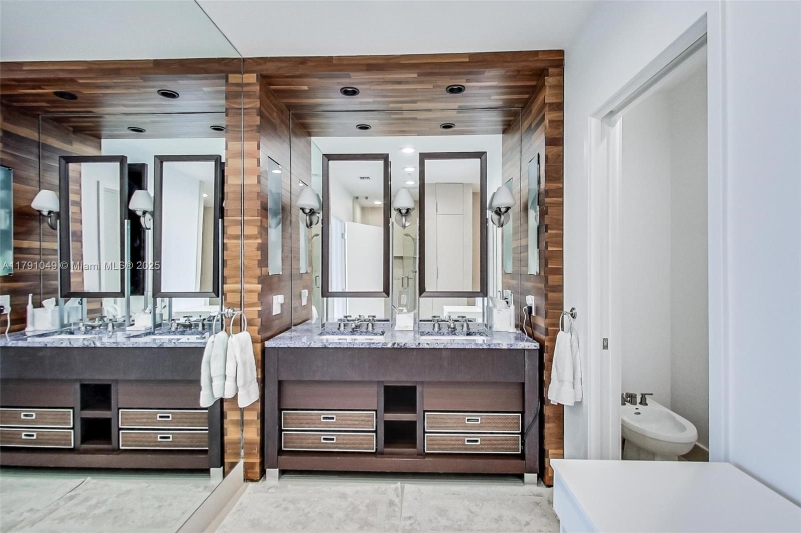 NORTH CARILLON BEACH COND - Residential