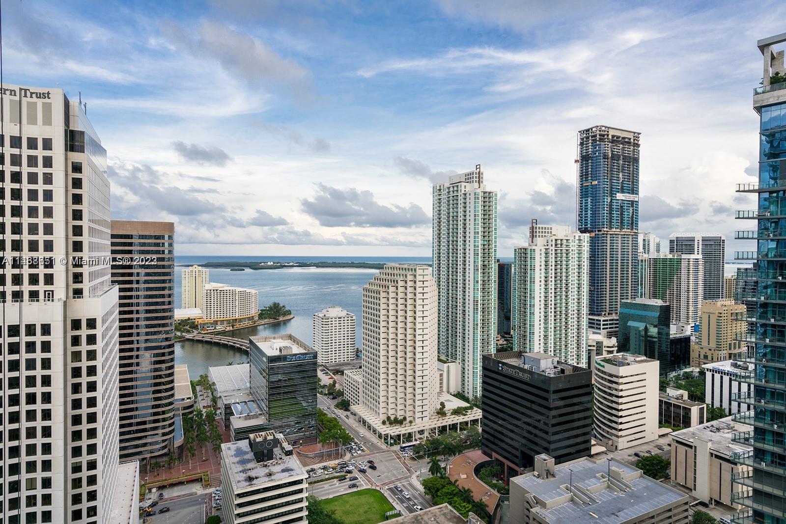 REACH CONDO - Residential Lease