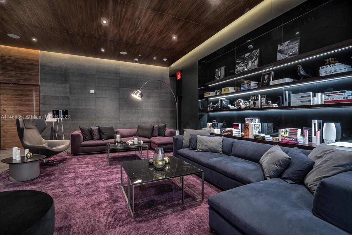 REACH CONDO - Residential Lease