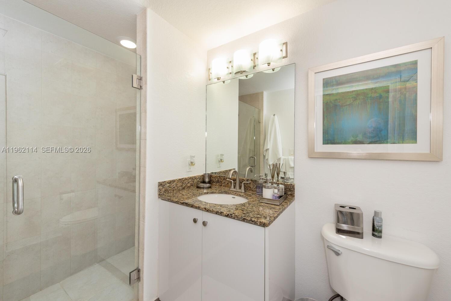 RADIUS CONDO - Residential
