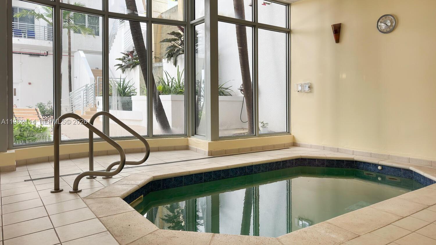 RADIUS CONDO - Residential