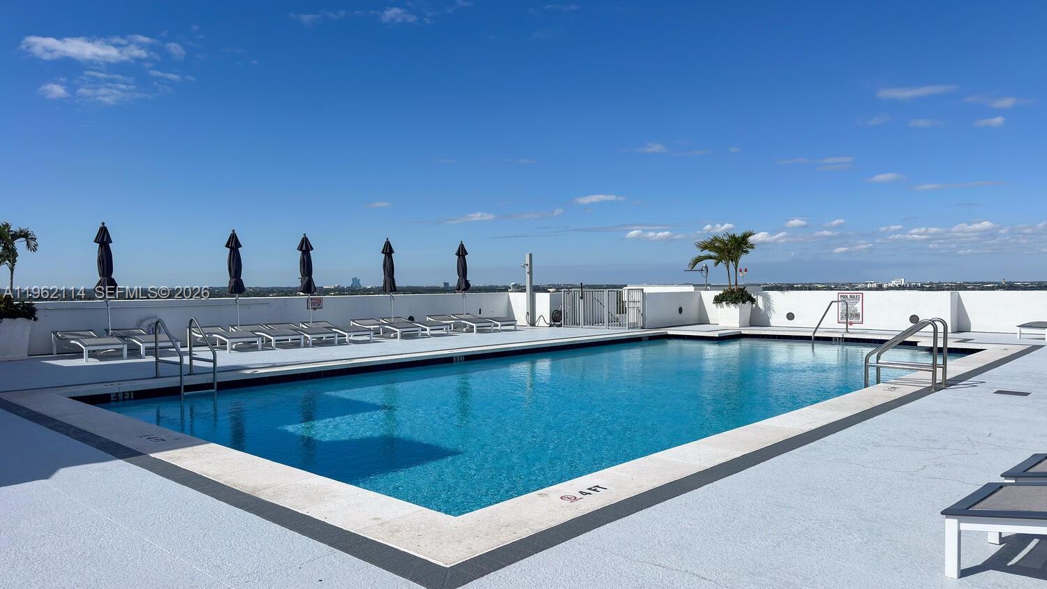RADIUS CONDO - Residential