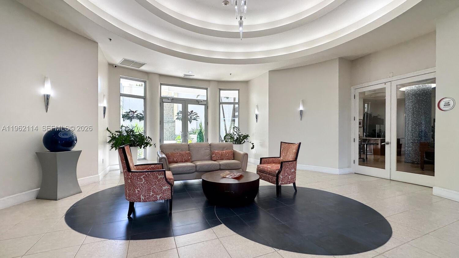 RADIUS CONDO - Residential