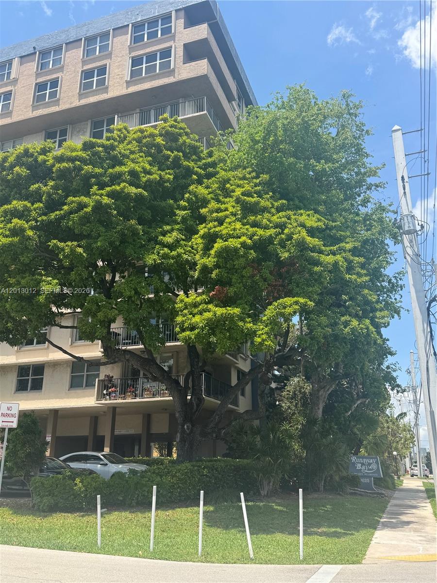RUNAWAY BAY CONDO - Residential