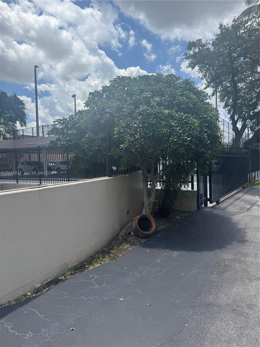 RUNAWAY BAY CONDO - Residential