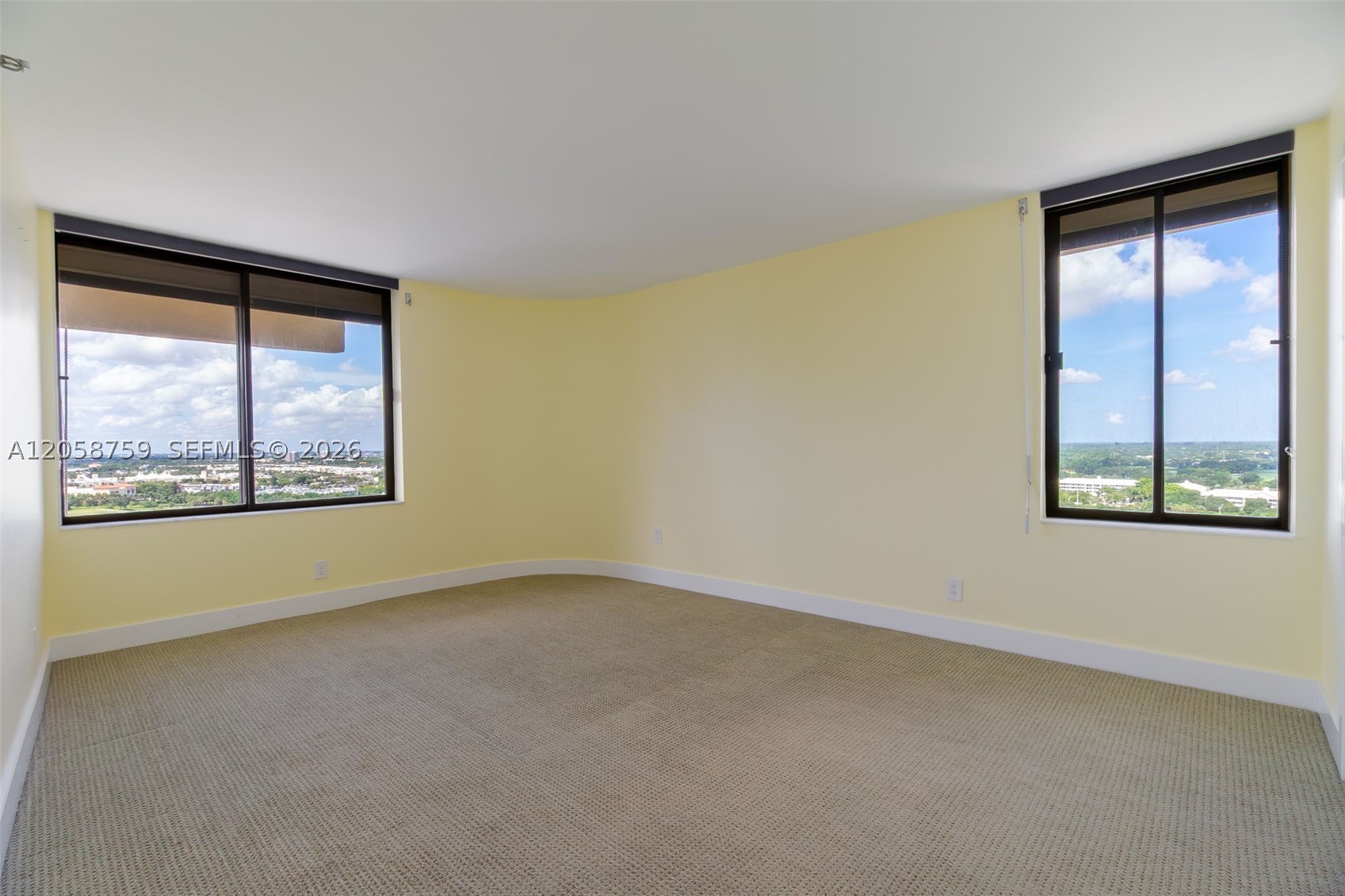 ENVOY CONDO - Residential