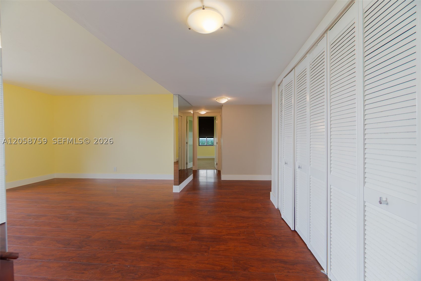 ENVOY CONDO - Residential