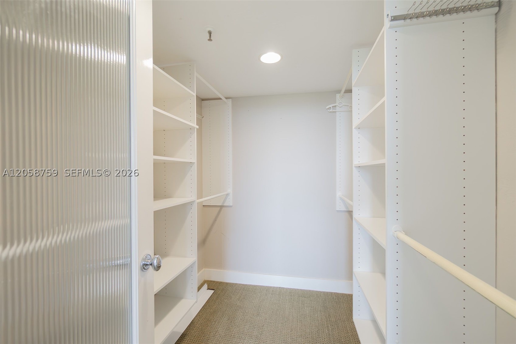 ENVOY CONDO - Residential