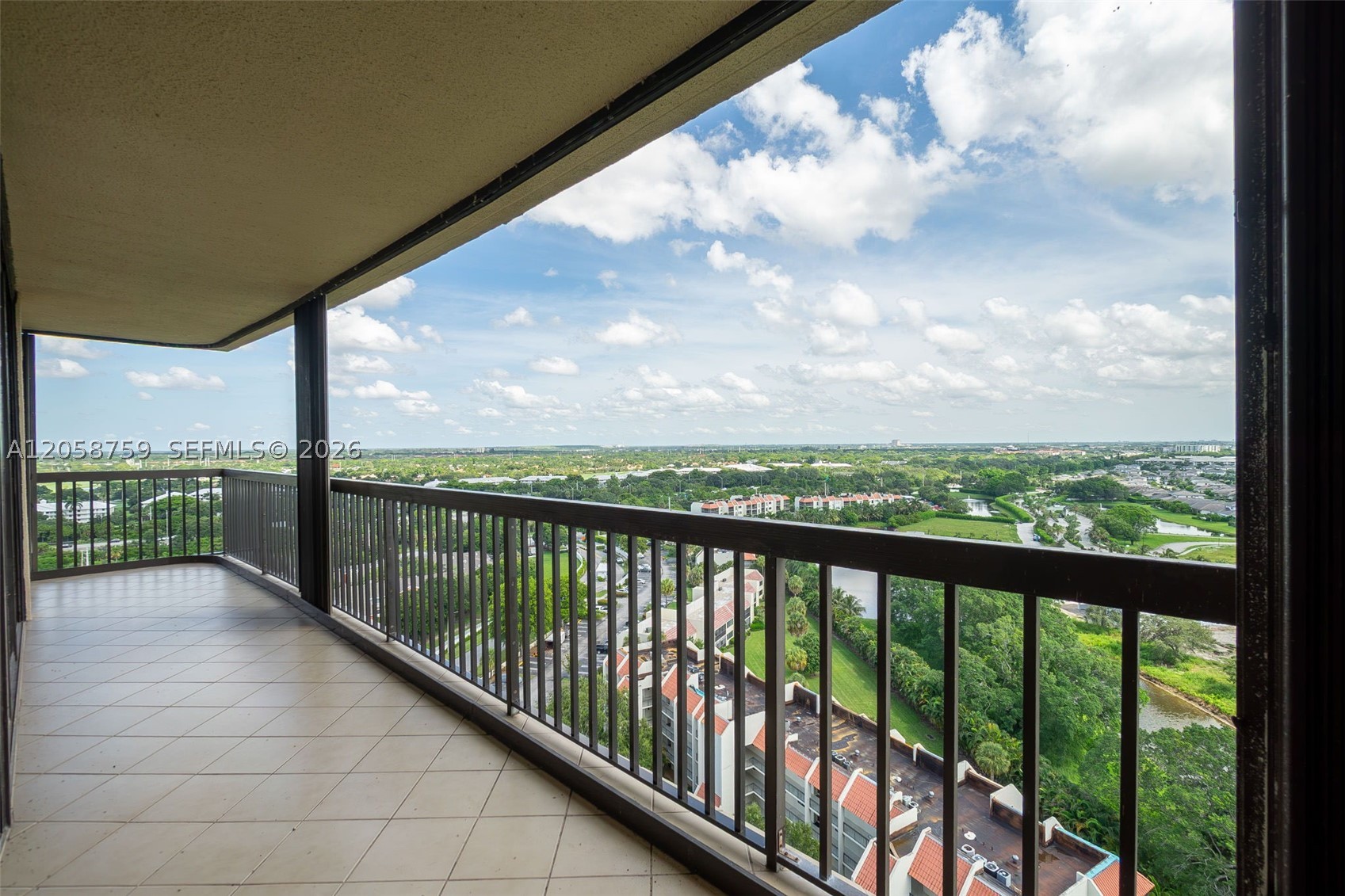 ENVOY CONDO - Residential