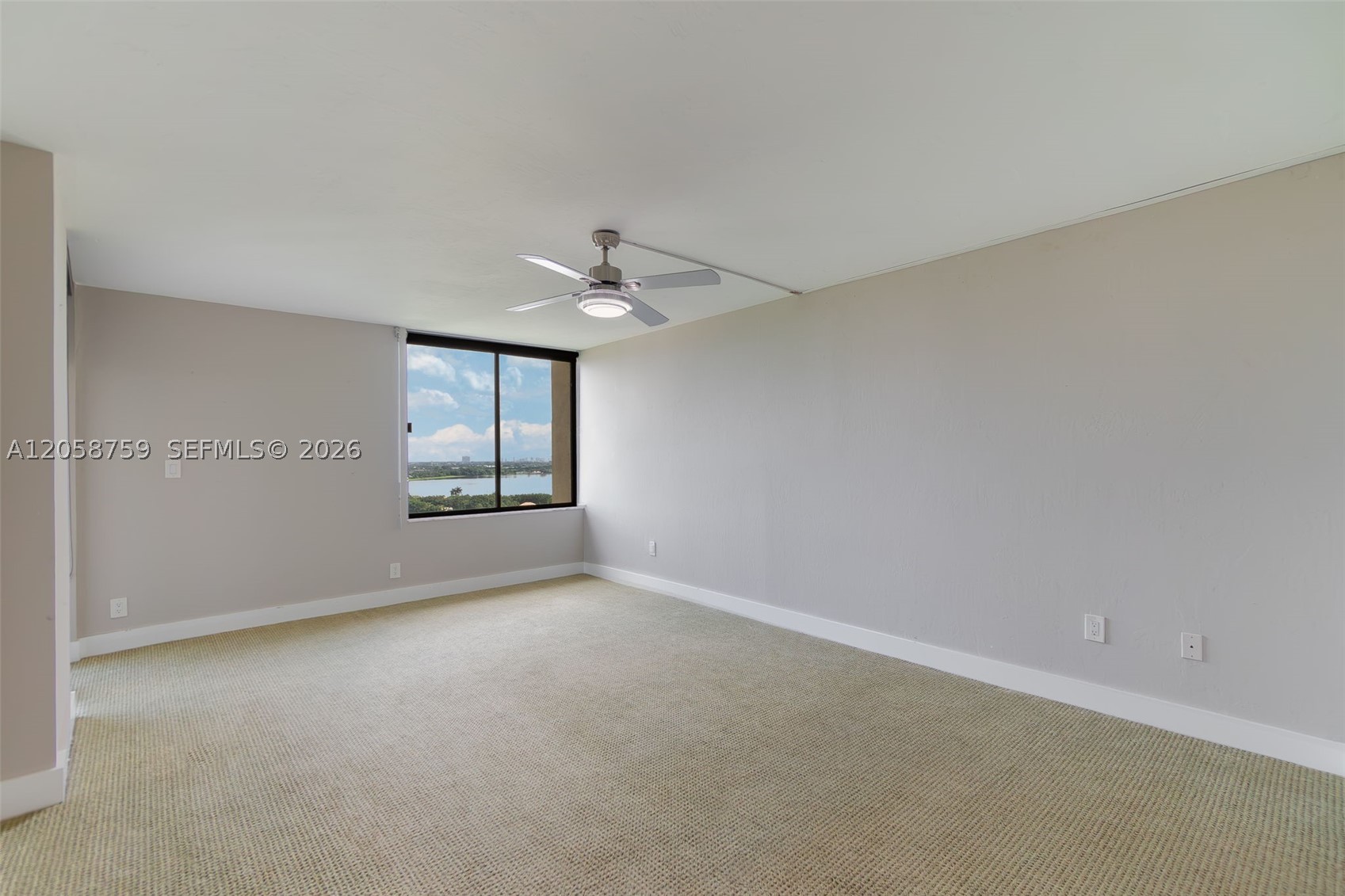 ENVOY CONDO - Residential