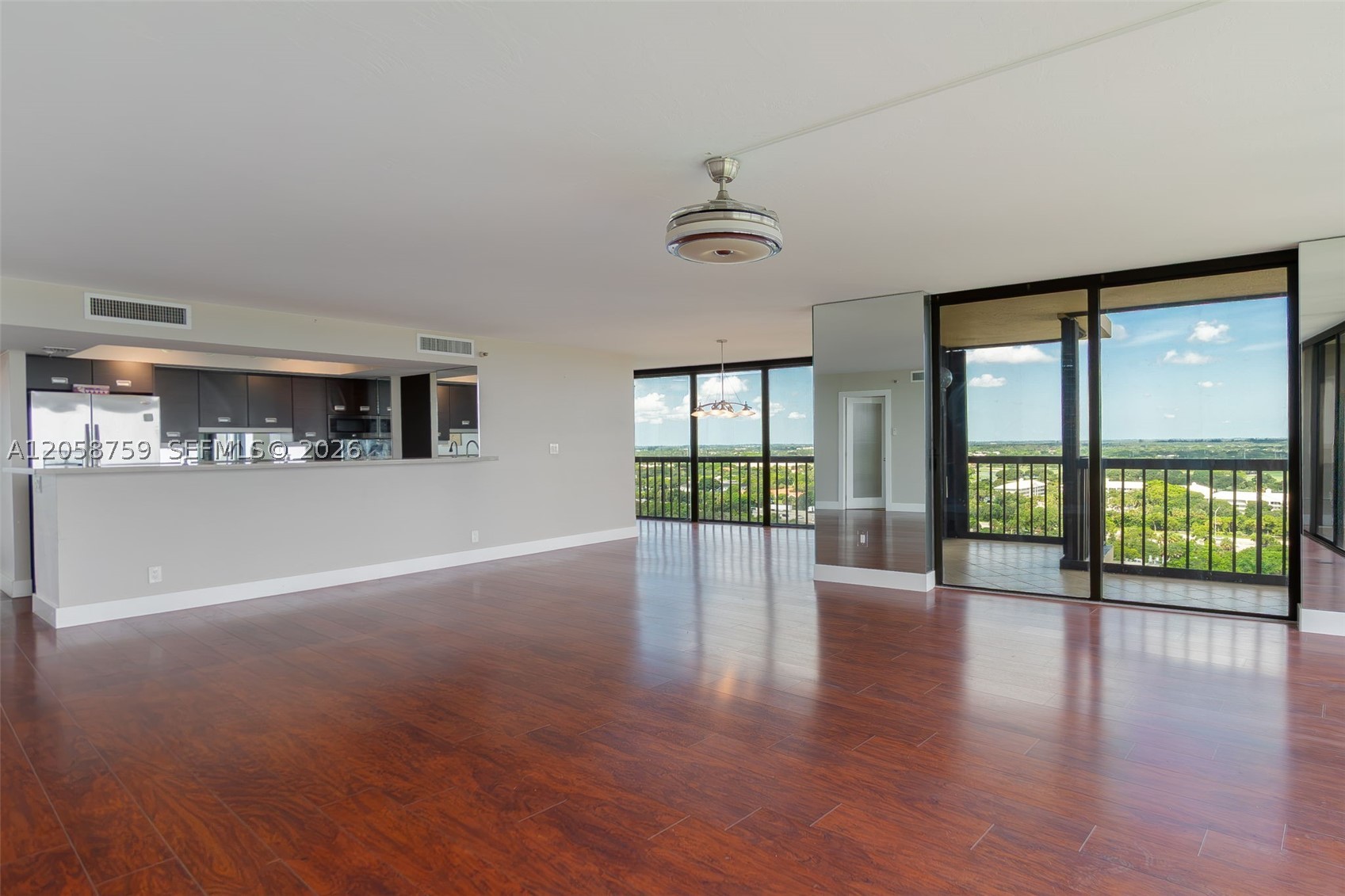 ENVOY CONDO - Residential