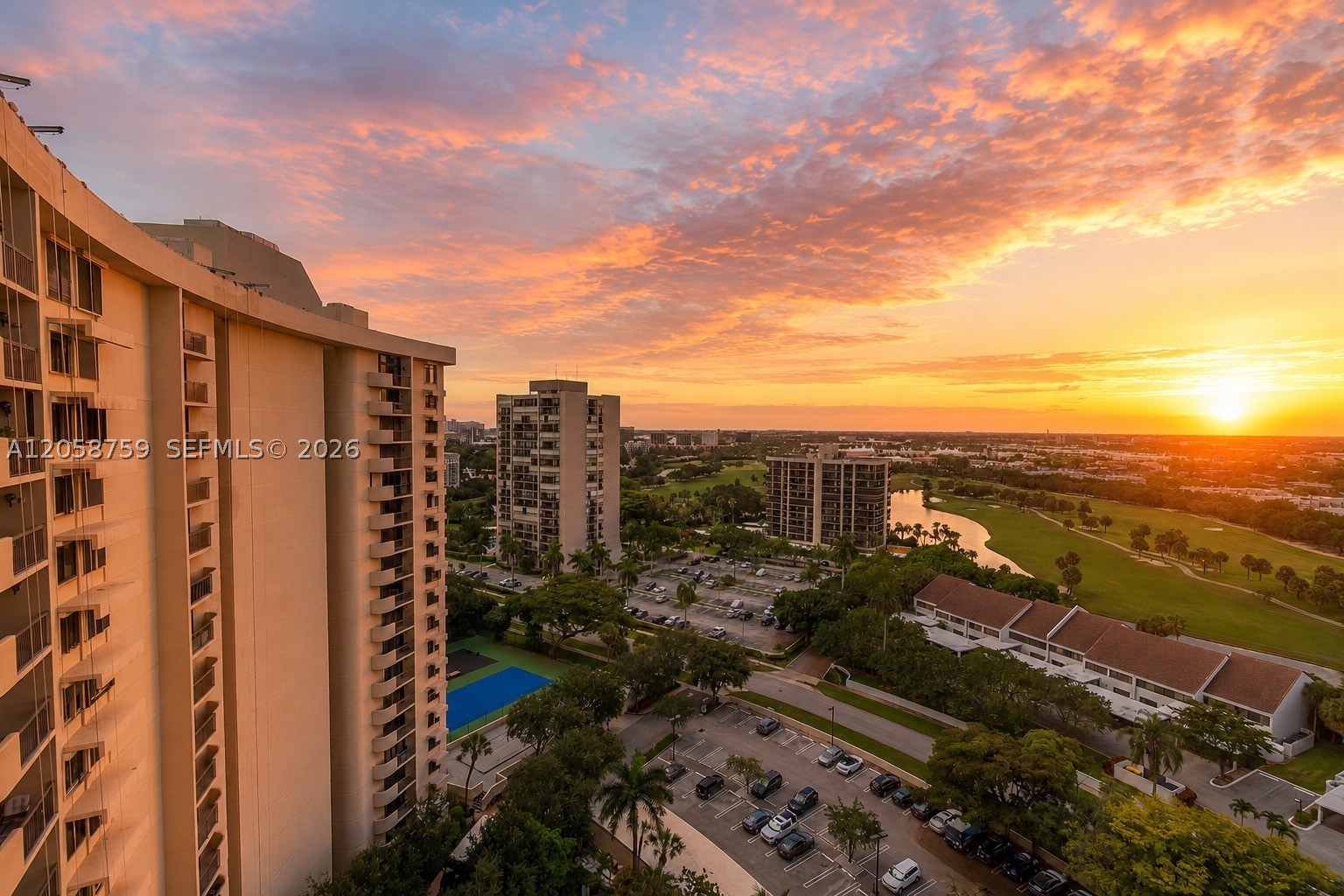ENVOY CONDO - Residential