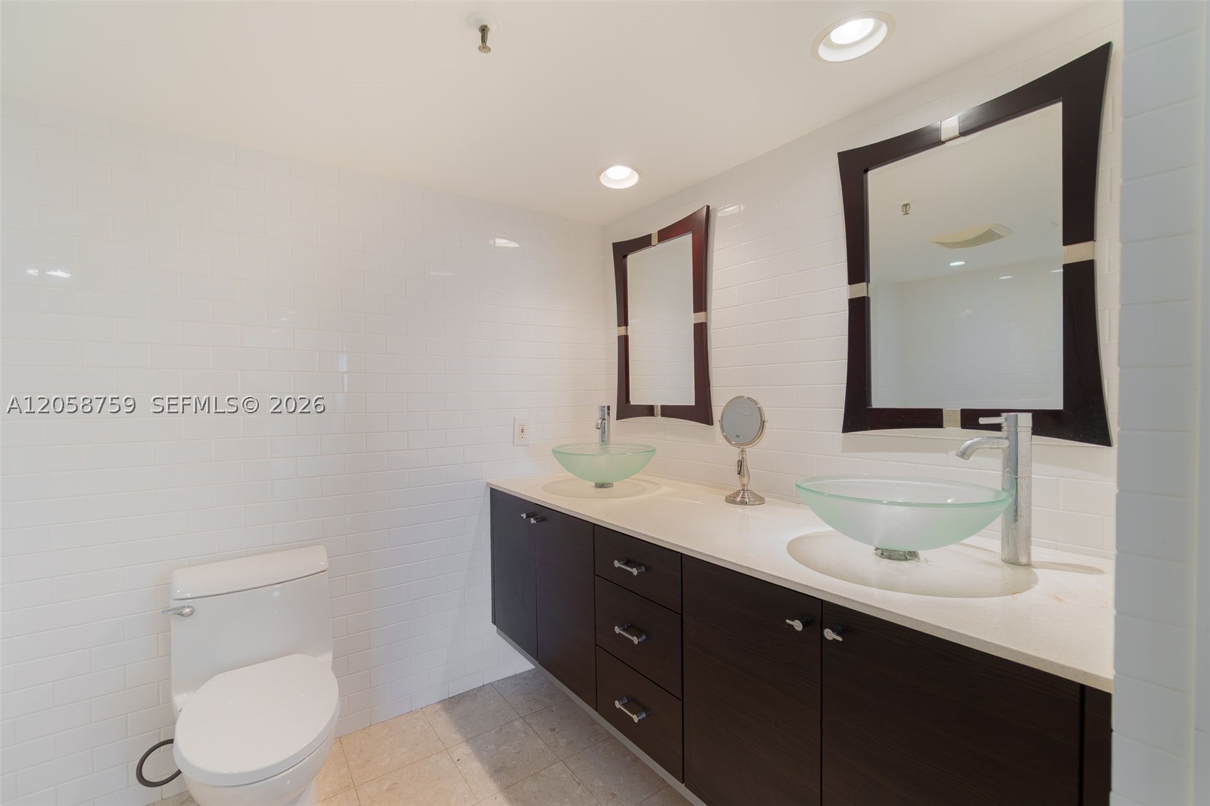 ENVOY CONDO - Residential
