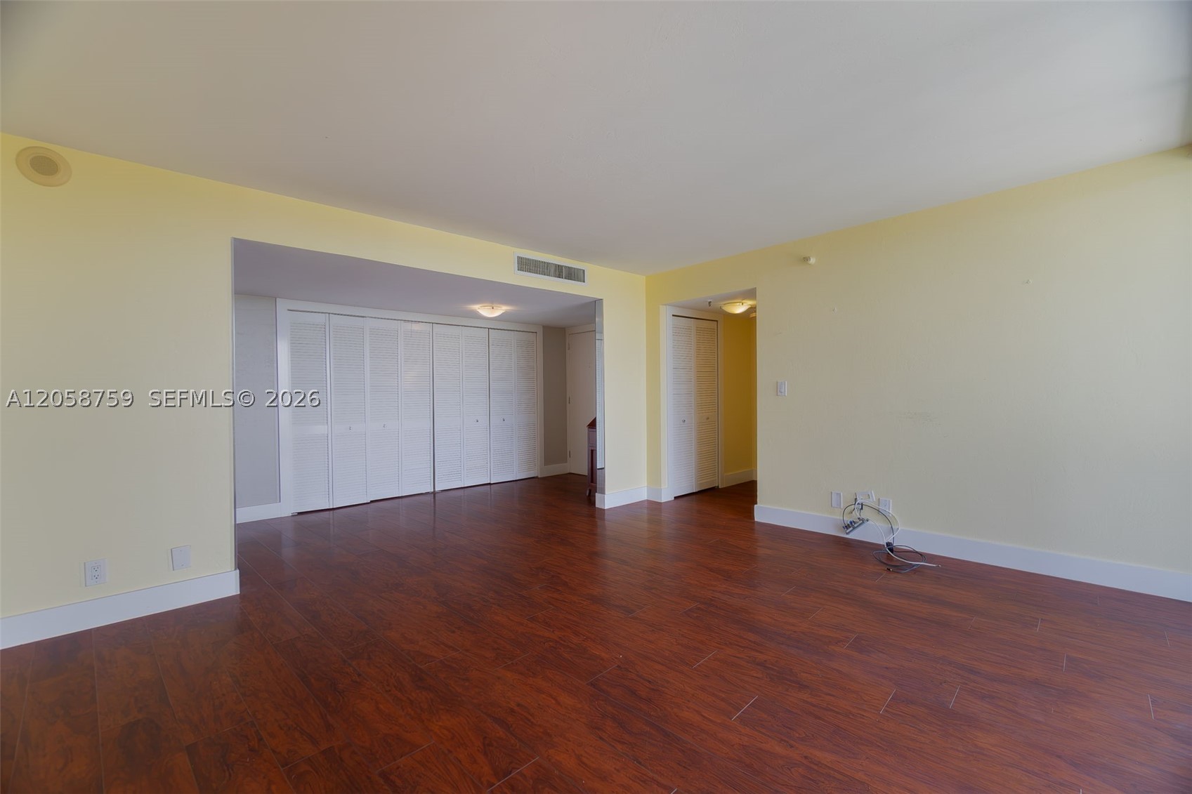 ENVOY CONDO - Residential
