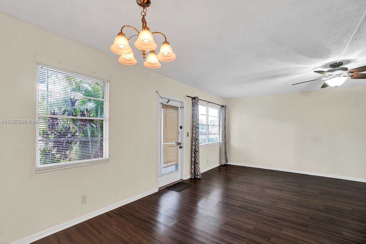 HARWOOD E CONDO - Residential